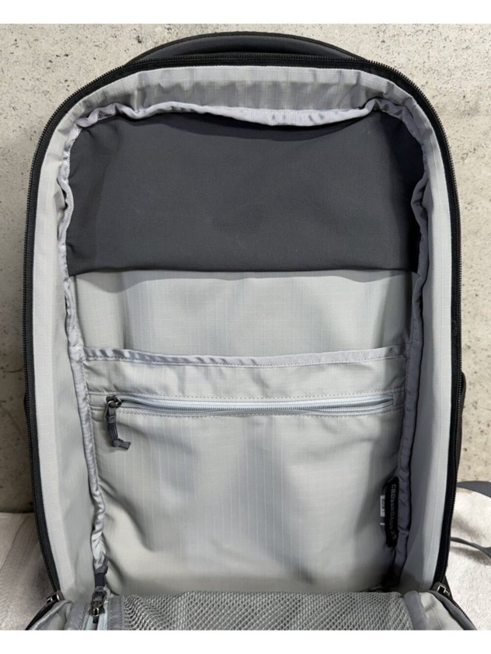YETI Crossroads 23 Backpack Black 23L Laptop Travel Carry-On Hiking Bag - Picture 5 of 10